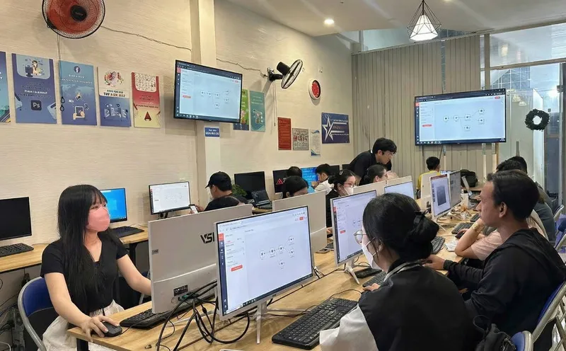 Tiêu Chí Lựa Chọn Lớp Dạy AI Uy Tín Trên Thị Trường Tiêu Chí Lựa Chọn Lớp Dạy AI Uy Tín Trên Thị Trường