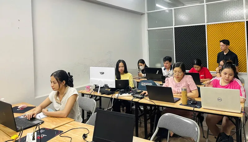 Khóa Học AI Cho Giáo Viên Thực Chiến