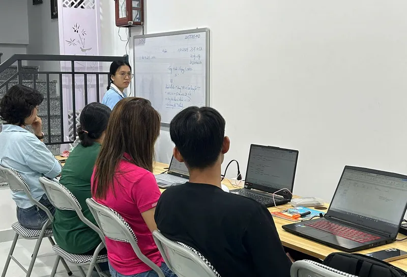 Khóa Học Canva AI Cho TikToker Giúp Tạo Video Viral Nhanh Hơn Khóa Học Canva AI Cho TikToker Giúp Tạo Video Viral Nhanh Hơn