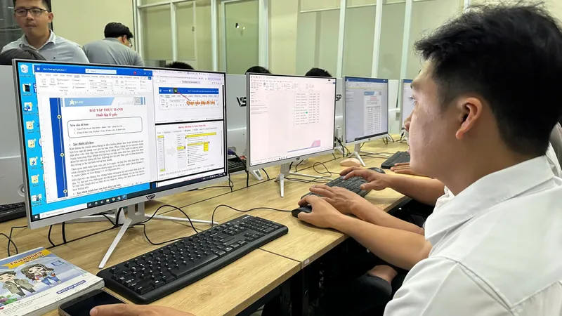 Trung Tâm Đào Tạo AI Uy Tín Năm 2026 Trung Tâm Đào Tạo AI Uy Tín Năm 2026